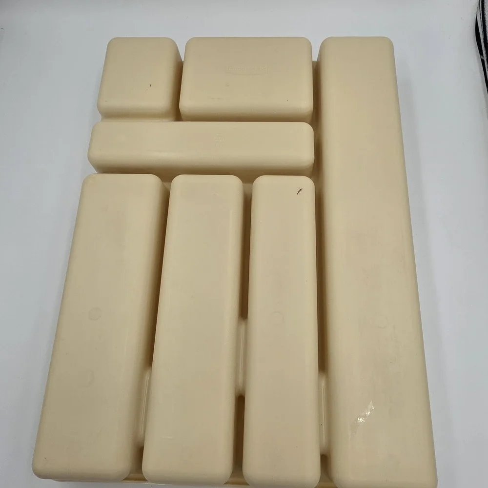 Vintage Rubbermaid 0521 Silverware Flatware Utensil‎ Tray Beige - 7 Slots